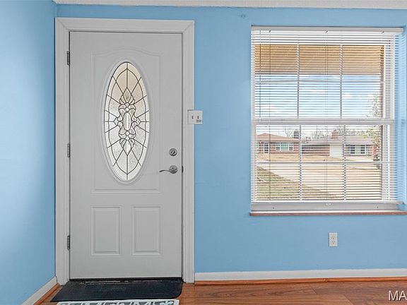 4th image of 2051 Goodale Ave