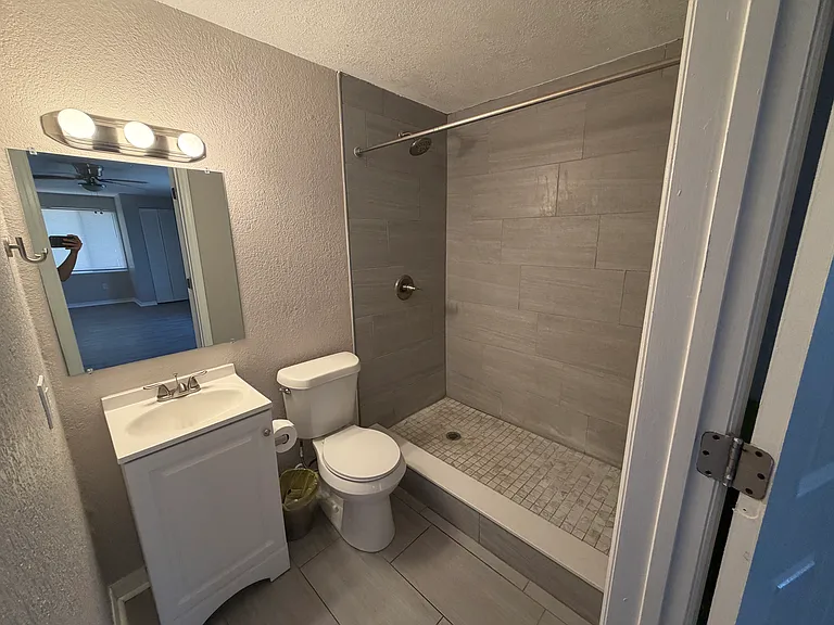 204 Melody Ln — Photo 15