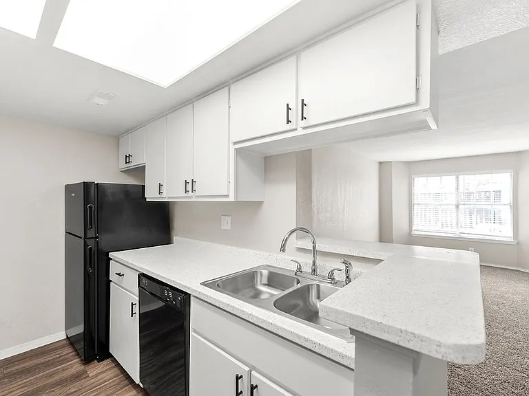 Fountainhead Apartments — Photo 7