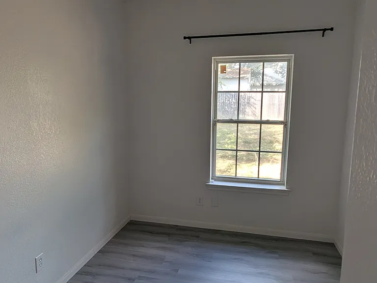 116 Bellair Dr — Photo 20
