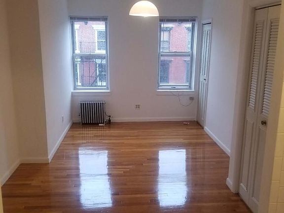 5th image of 506 E 5th St APT 12