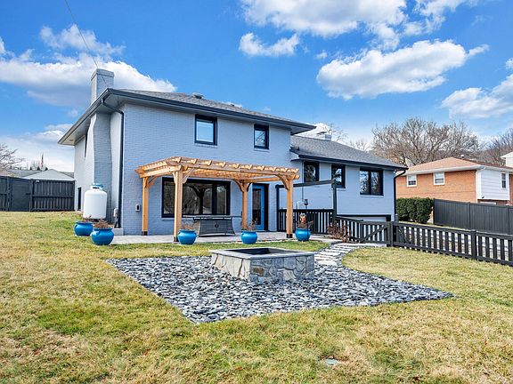 3rd image of 2352 Cantle Ln