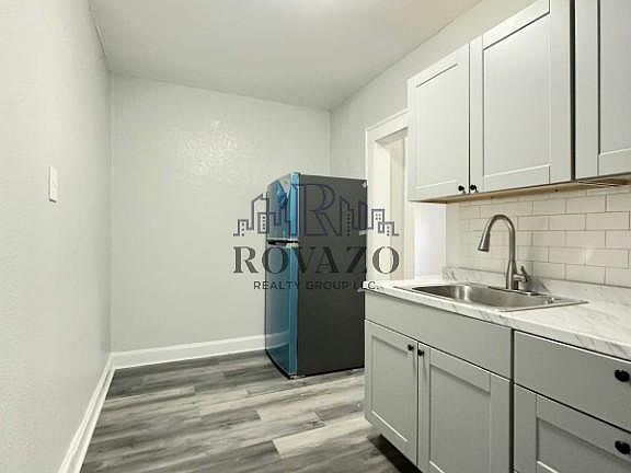 2nd image of 645 Summer Ave APT A4