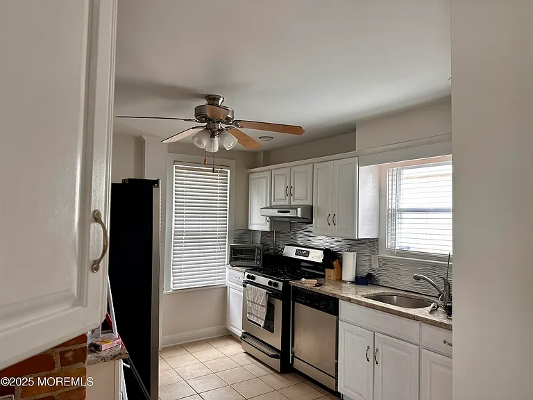 612 Sylvania Ave — Photo 14