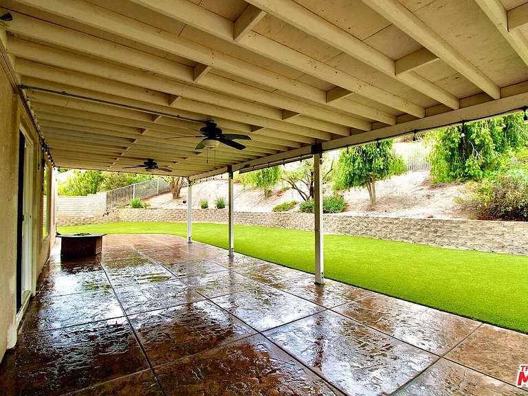 1124 Acapulco Ave — Photo 37