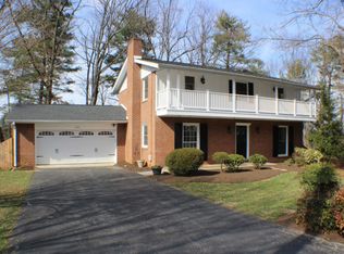 1802 Pelham Dr, Roanoke, VA 24018