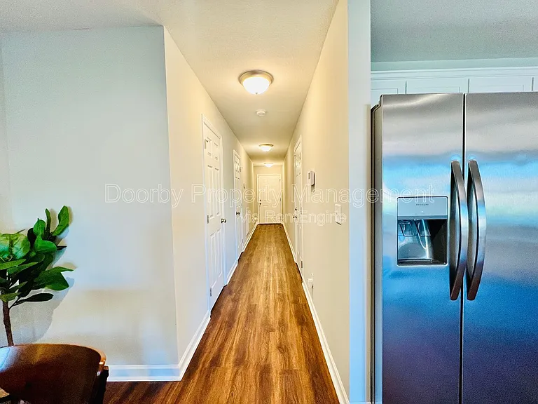 2106 Duncan Ave #104 — Photo 8