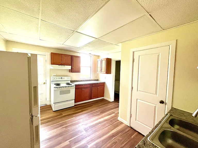 1310 Washburn St #1 — Photo 17