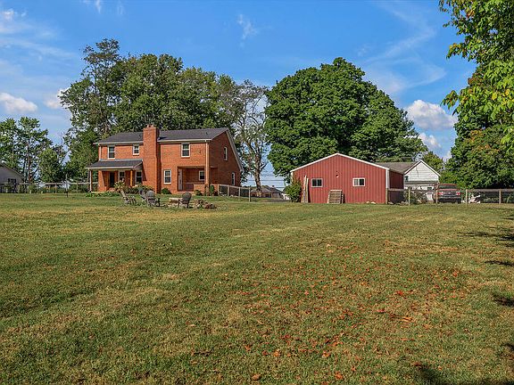 3rd image of 215 Danville Rd #1
