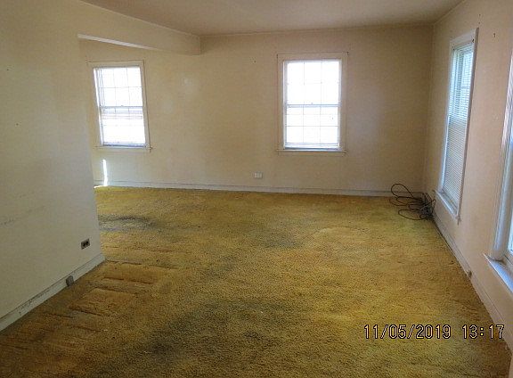 4th image of 924 Beach Ave