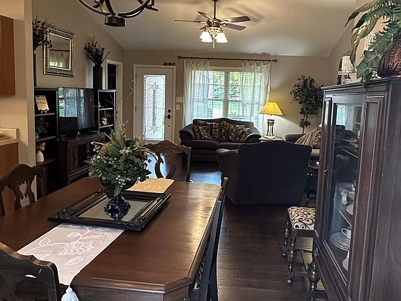 4th image of 4628 Wellington Point Ln
