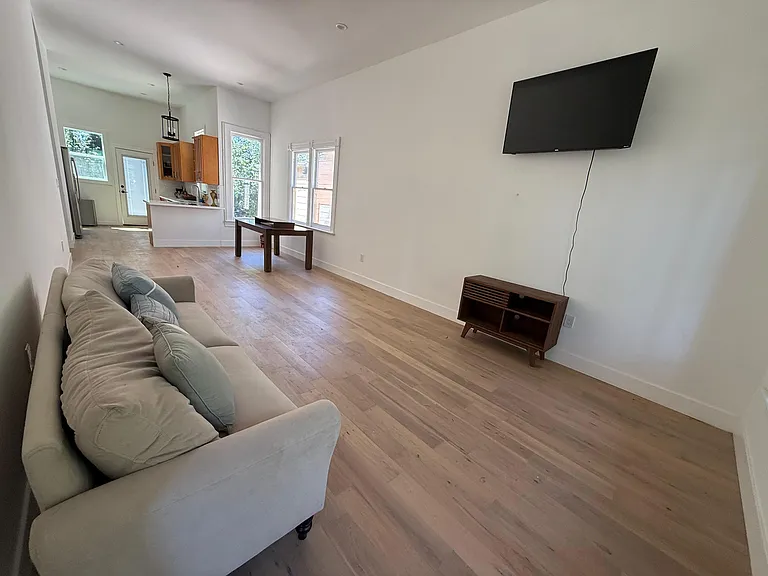927 Chester St #1 — Photo 5