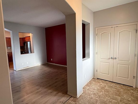 2nd image of 74 E Parkway Dr
