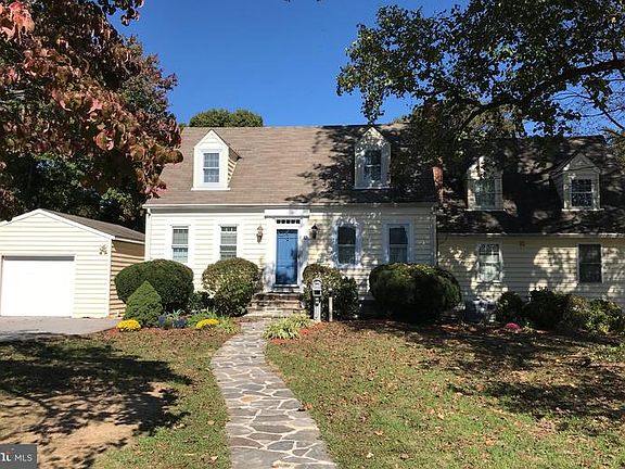 2nd image of 10 Wells Ave