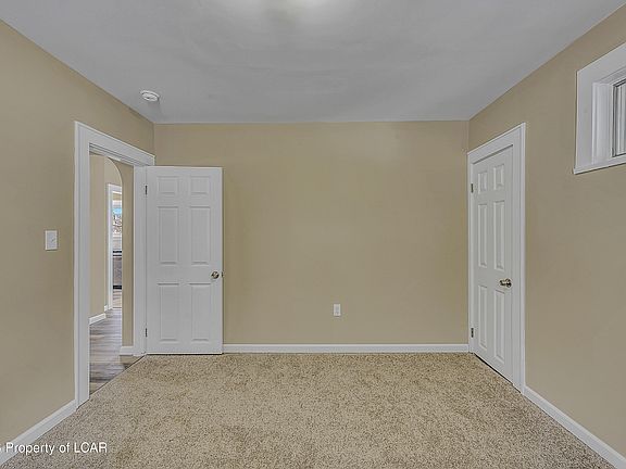 5th image of 642 Bodle Rd