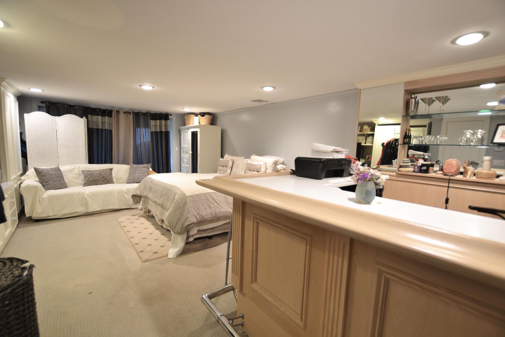  Lower level living area w/wet bar