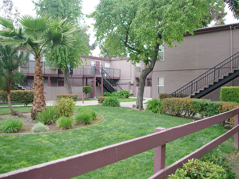 Park Haven Apartments — Photo 8