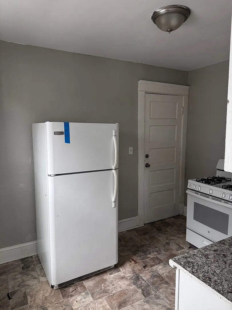 Hampden Ave. 10707 — Photo 3