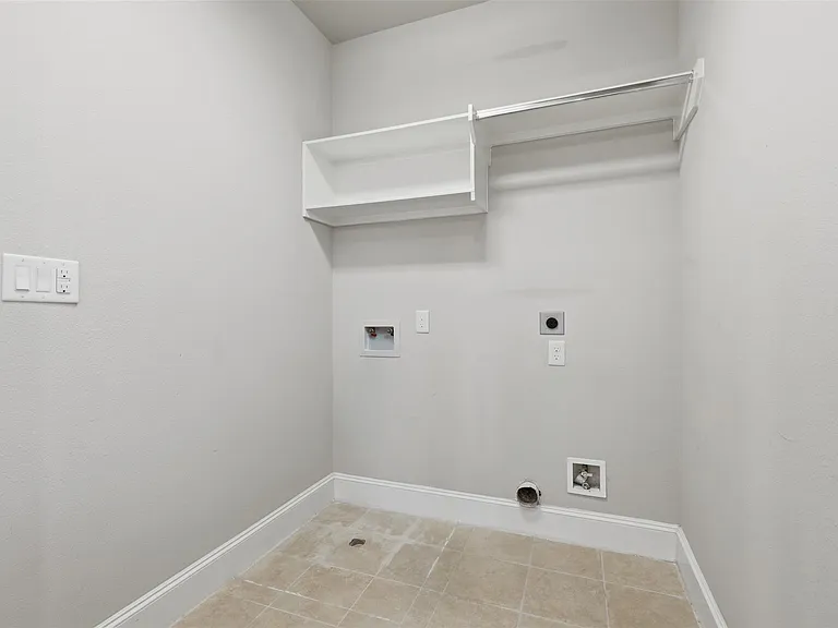 2707 Cohn Trl — Photo 33