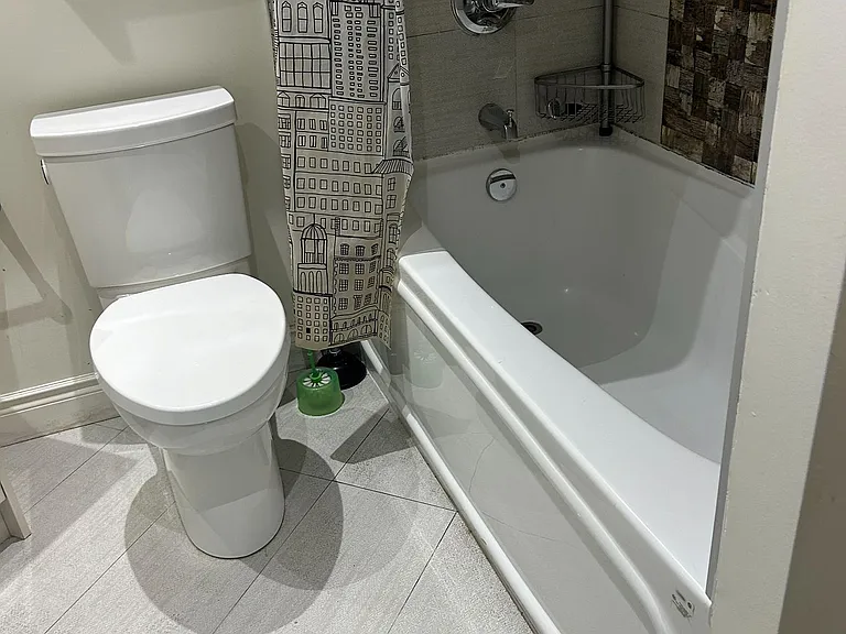 218 Queens Quay W #409 — Photo 11