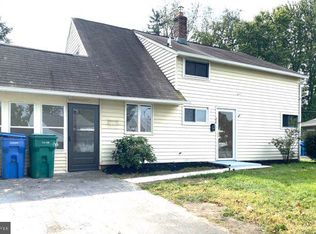 26 Ice Pond Rd, Levittown, PA 19057
