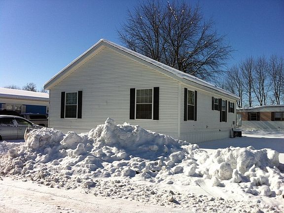 2nd image of 19 Ellen Dr