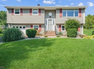 20 Jeffrey Ct, Branchburg, NJ 08876