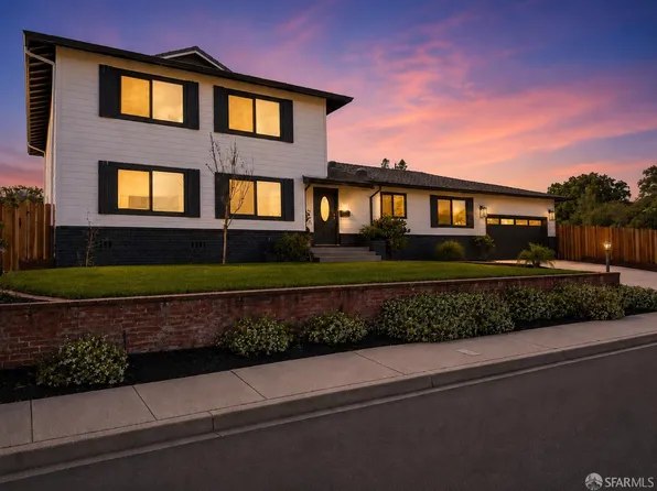 2 Beaumont Ct, Lafayette, CA 94549