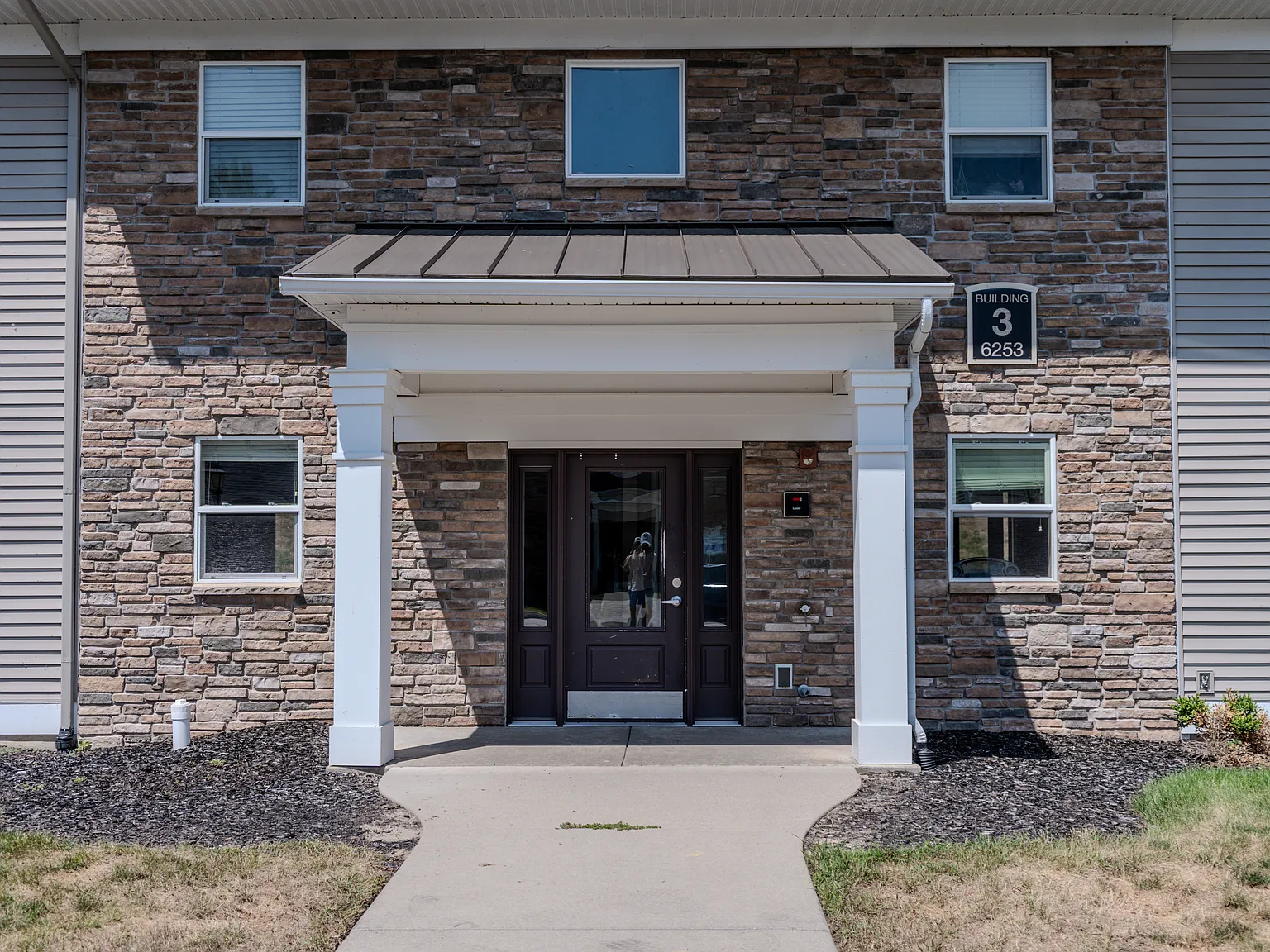 Broadview Apartment Homes — Photo 3