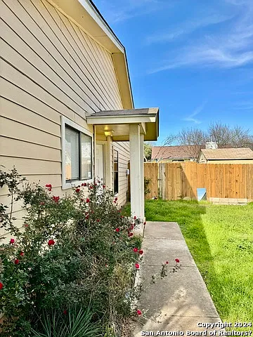 4 bed, 2.0 bath, 1591 sqft, $1,850 — Photo 3