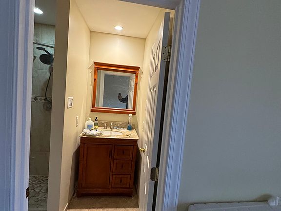 5th image of 700 Evergreen Ct