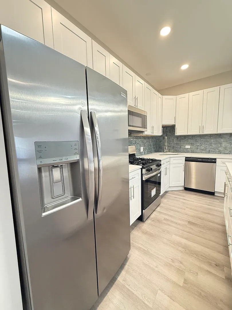 2 bed, 1300 sqft, $2,750 — Photo 3