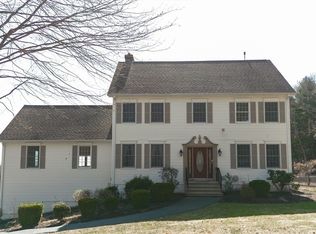 2 Overlook Ln, Oxford, MA 01540