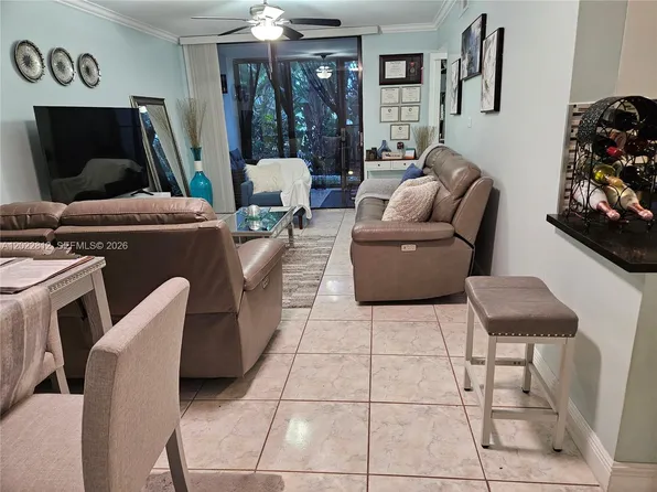 212 Lake Pointe Dr APT 113, Oakland Park, FL 33309