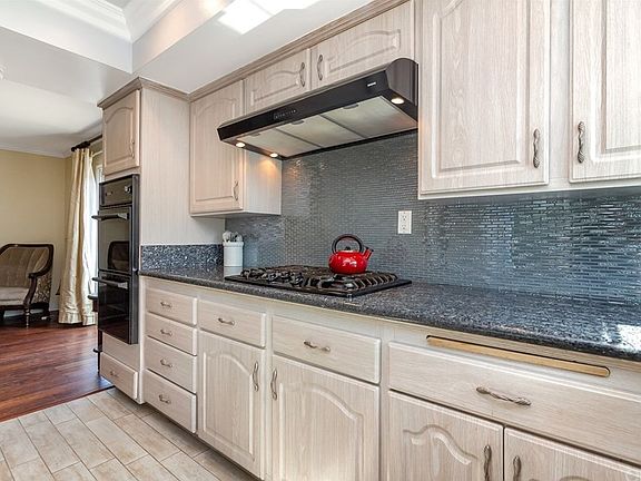 4th image of 3713 Ramona Dr