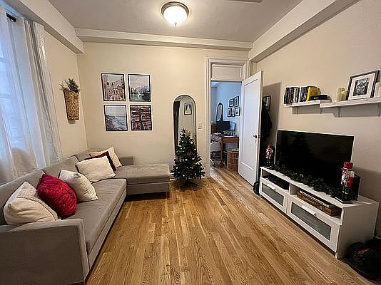 5th image of 350 W 55th St APT Gr11