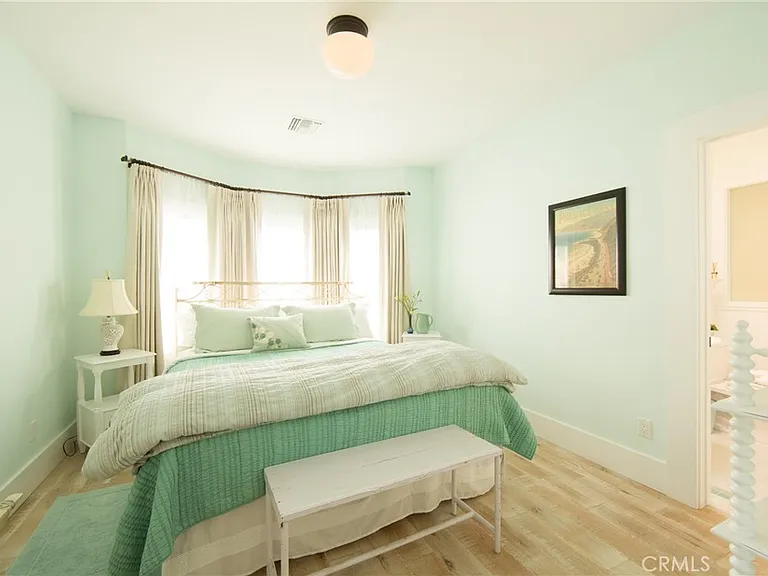 2219 Ocean Ave — Photo 13