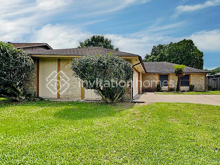2818 Mayflower Landing Ct — Photo 1