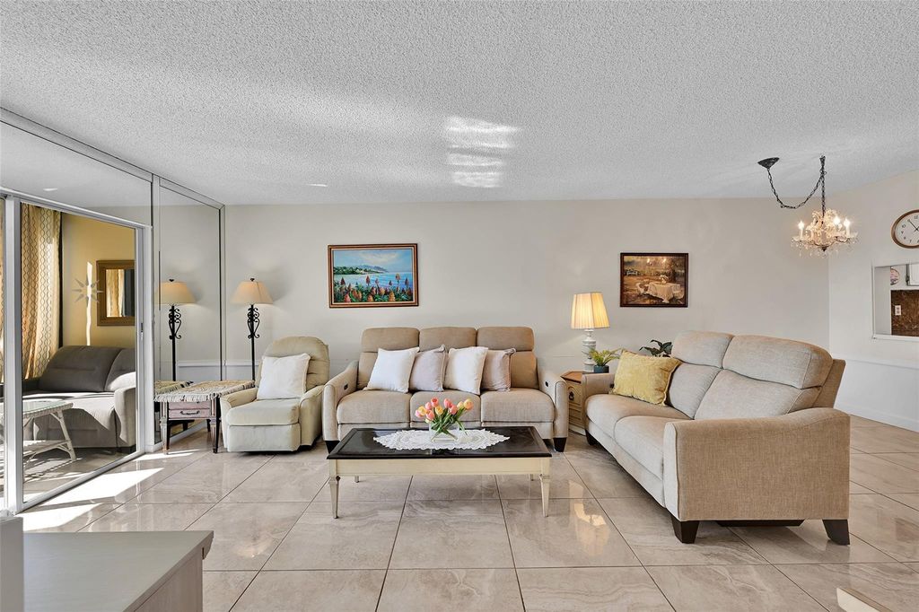 2350 NE 14th Street Causeway #609, photo 2