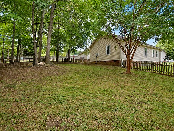 4th image of 115 Webbs Mill Dr