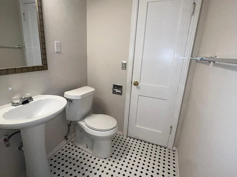 3020 Elmwood Ave — Photo 10