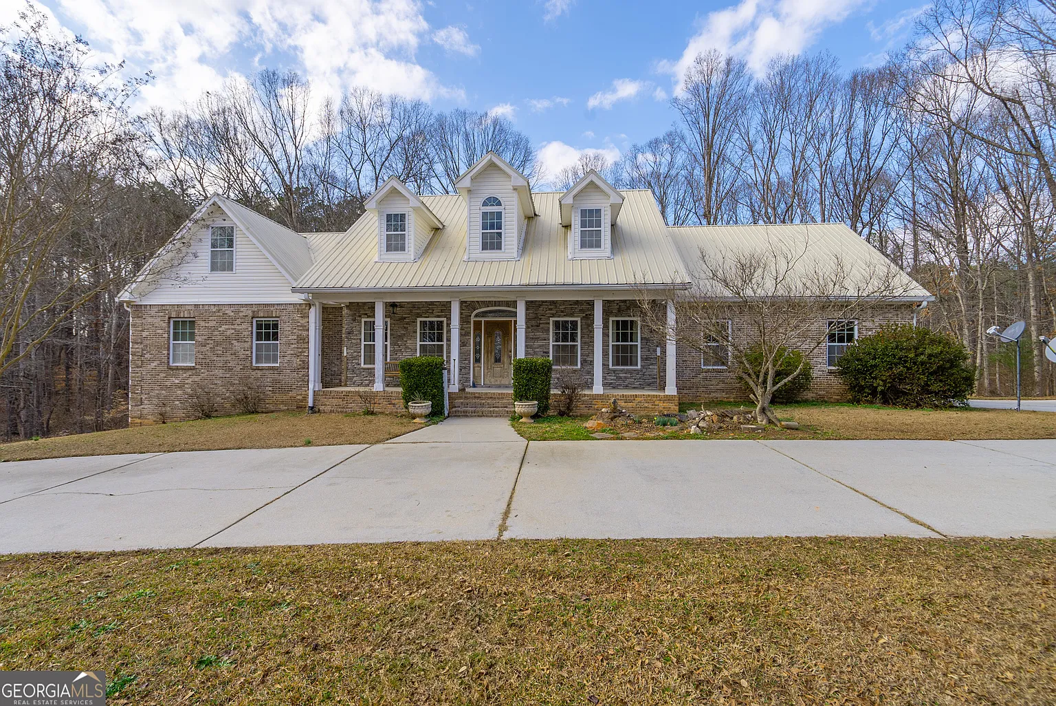 550 Oak Ridge Dr photo 1