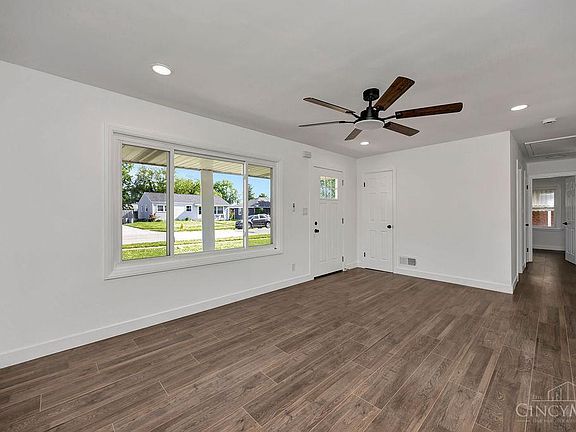 5th image of 9 Cherokee Dr