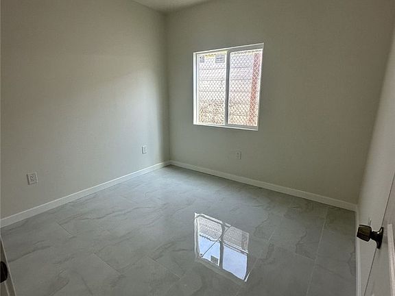 5th image of 115 W 86th Pl