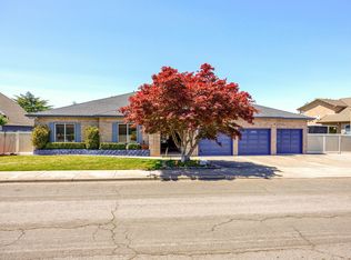 3284 Larue Dr, Medford, OR 97504
