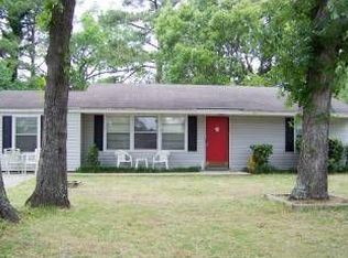 1212 Hawthorne Cir, Hanahan, SC 29410