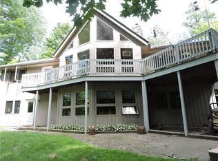 190 Sunset Beach Rd, North East, PA 16428