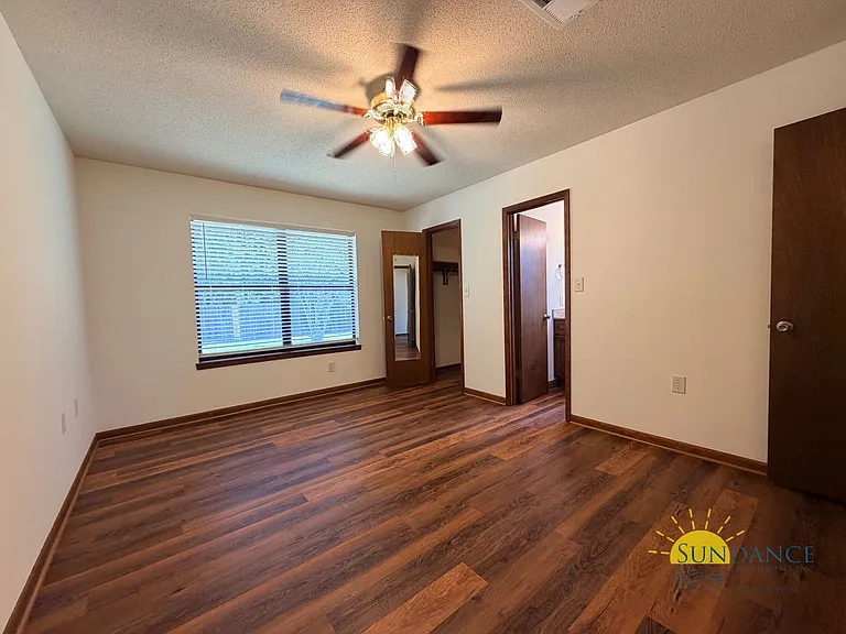 1055 Quail Hollow Dr — Photo 13