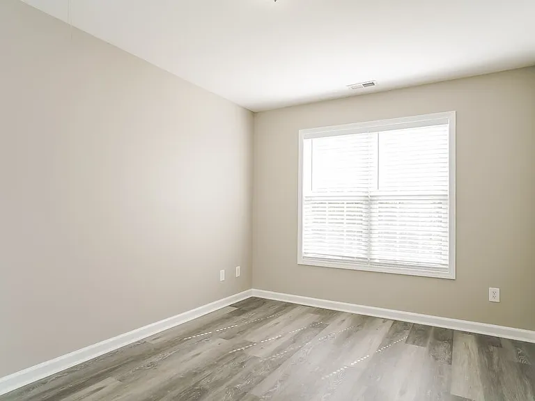 8137 Marshall Brae Dr — Photo 16