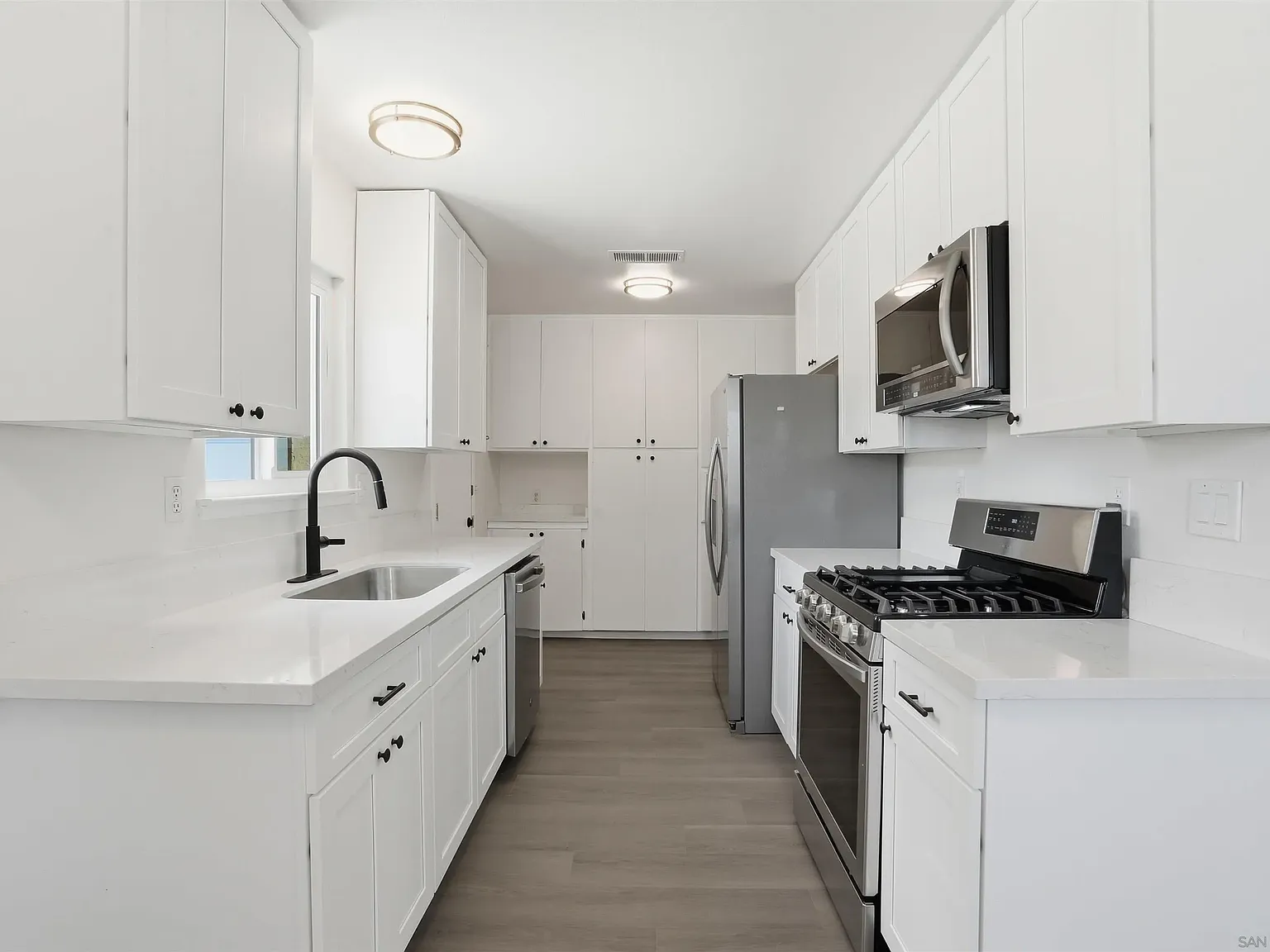 3 bed, 1.0 bath, 1116 sqft, $2,000 — Photo 3